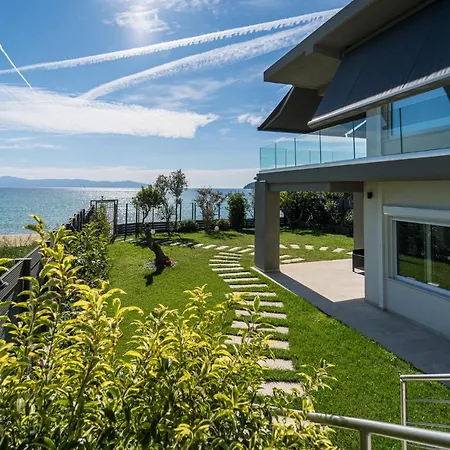 Blue Dream Luxury Palaiontsiflikion
